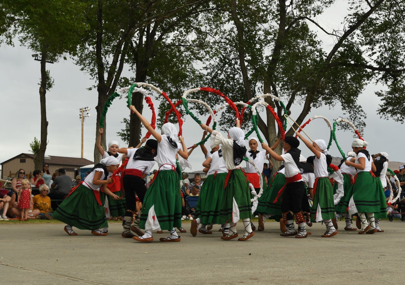 Weaving Dance